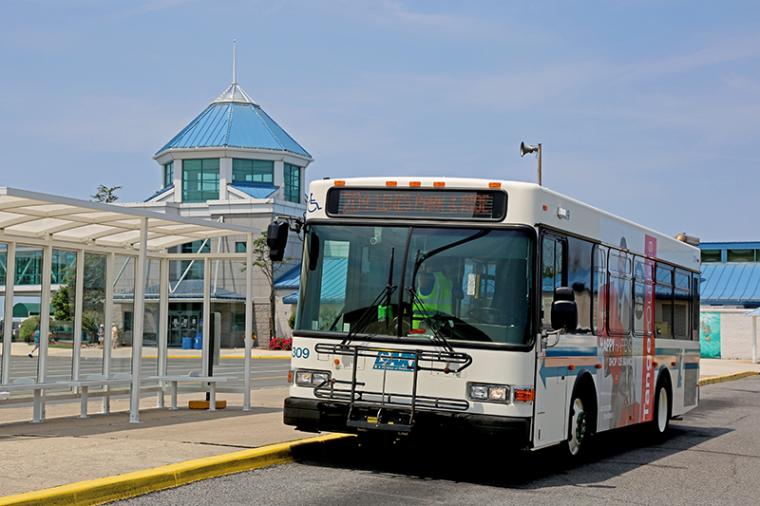 DART Route 204 bus in front of the Lewes Ferry terminal