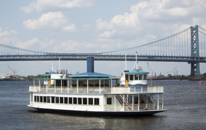 RiverLink Ferry crossing the Delaware River