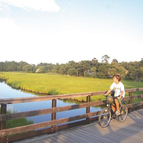 kids_riding_bicycles_on_bike_path