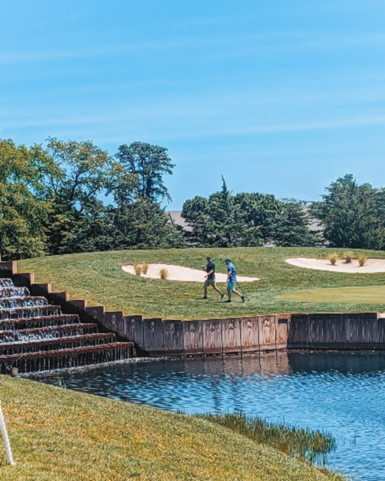Golfers… what’s better than a boat ride and a round of golf? ⛳️ Well, nothing… except a special deal on said boat ride and round of golf